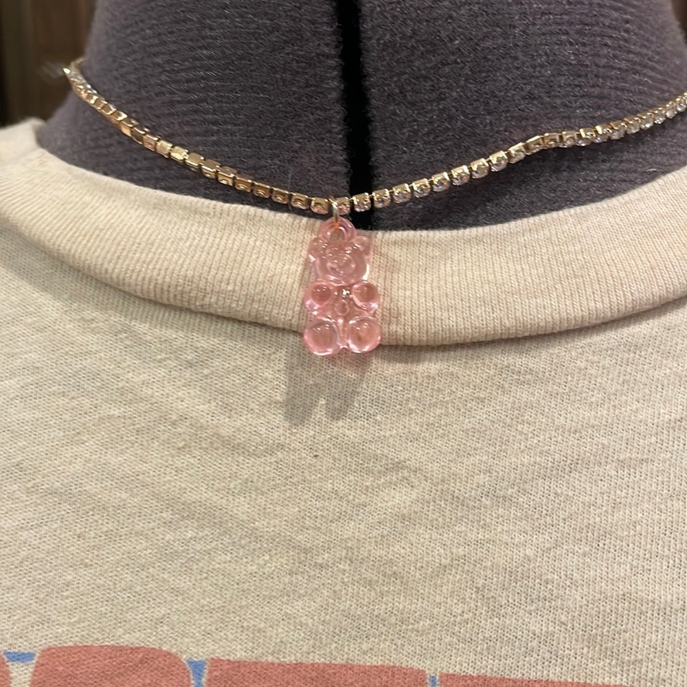 This is pink gummy bear chicken nacklace